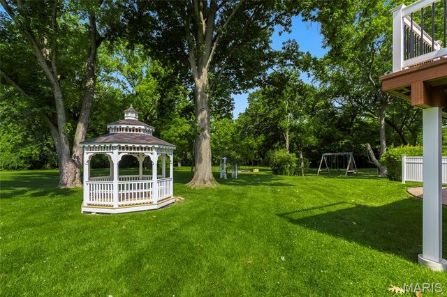 1621 Long Leaf Circle, St Louis, MO 63146