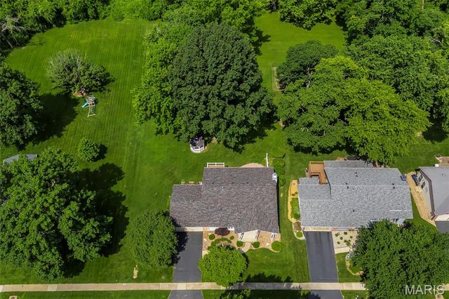 1621 Long Leaf Circle, St Louis, MO 63146