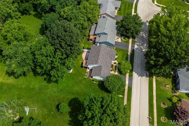 1621 Long Leaf Circle, St Louis, MO 63146