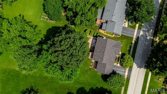 1621 Long Leaf Circle, St Louis, MO 63146