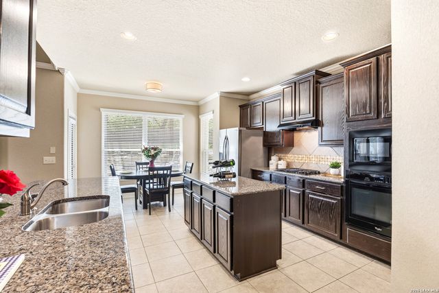 28807 Sopris Ln, San Antonio, TX 78260