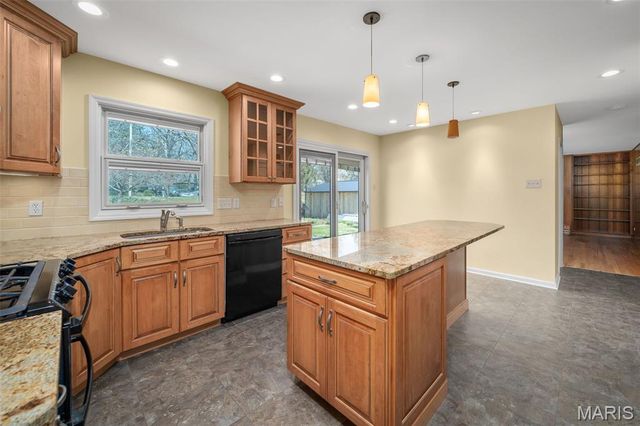 10465 Gregory Court, St Louis, MO 63128