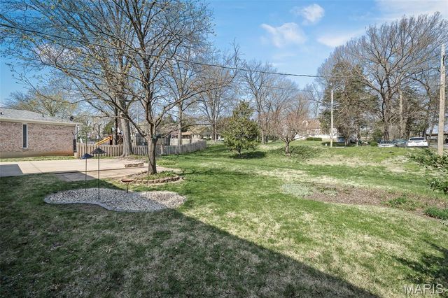 10465 Gregory Court, St Louis, MO 63128