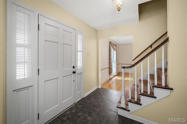 10465 Gregory Court, St Louis, MO 63128