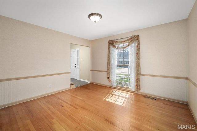 10465 Gregory Court, St Louis, MO 63128