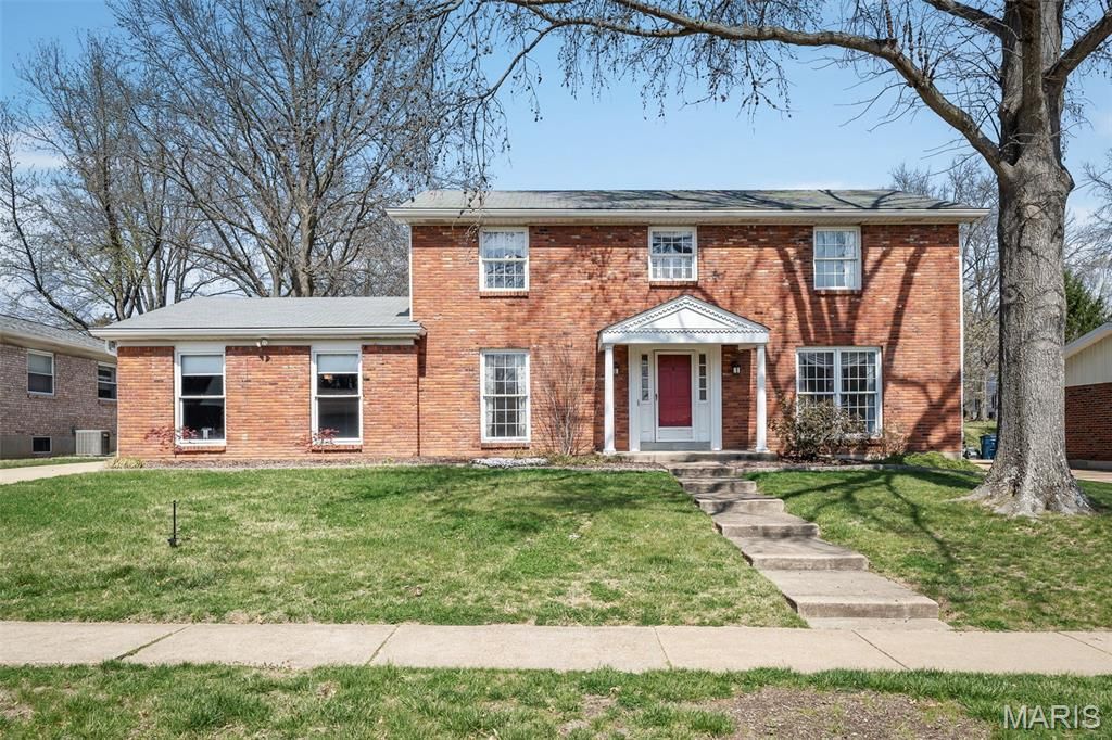 10465 Gregory Court, St Louis, MO 63128