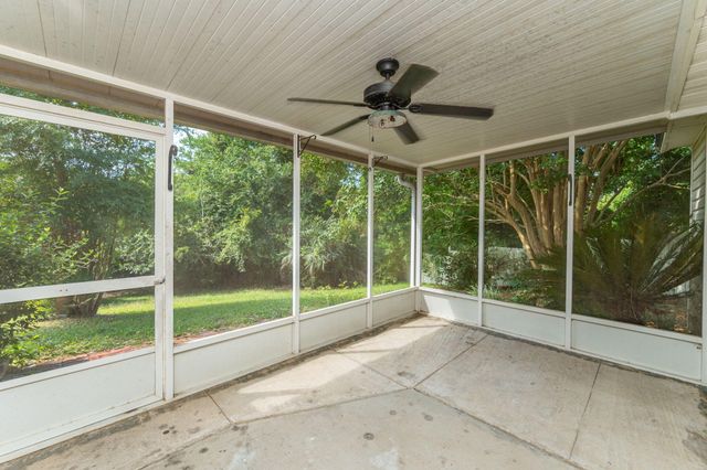 10 Flora Cove, Crestview, FL 32539