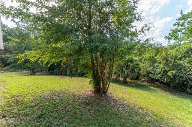 10 Flora Cove, Crestview, FL 32539