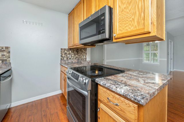 10 Flora Cove, Crestview, FL 32539
