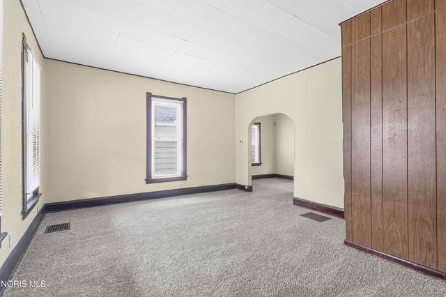 845 Rogers Street, Toledo, OH 43605
