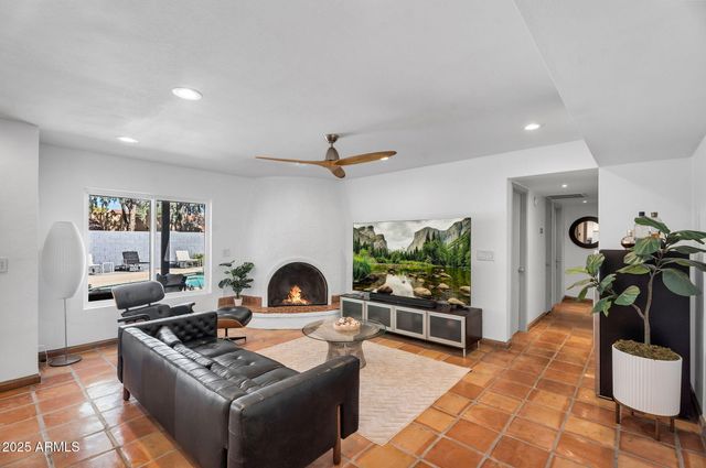 6071 E LUDLOW Drive, Scottsdale, AZ 85254