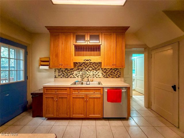 221 N Market Street, Lodi, OH 44254