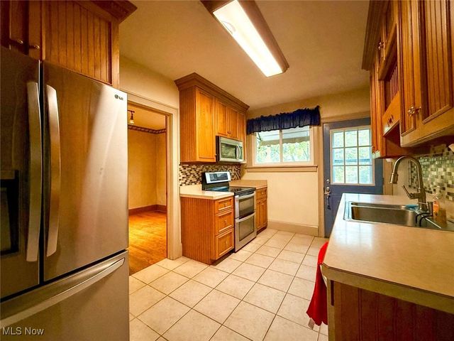 221 N Market Street, Lodi, OH 44254