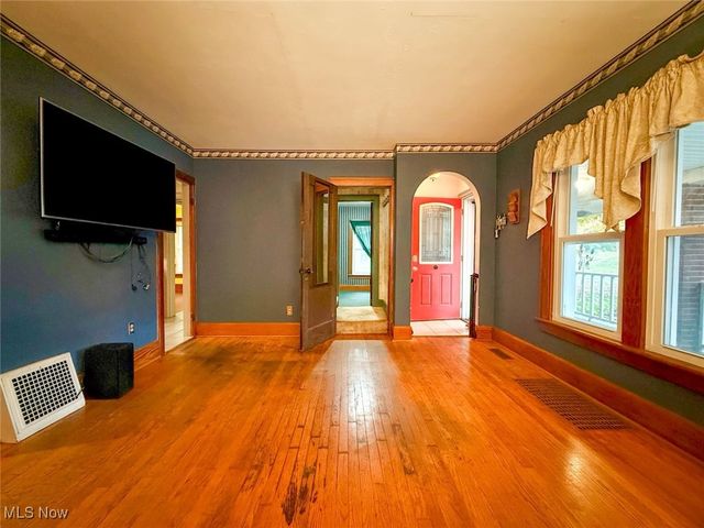 221 N Market Street, Lodi, OH 44254