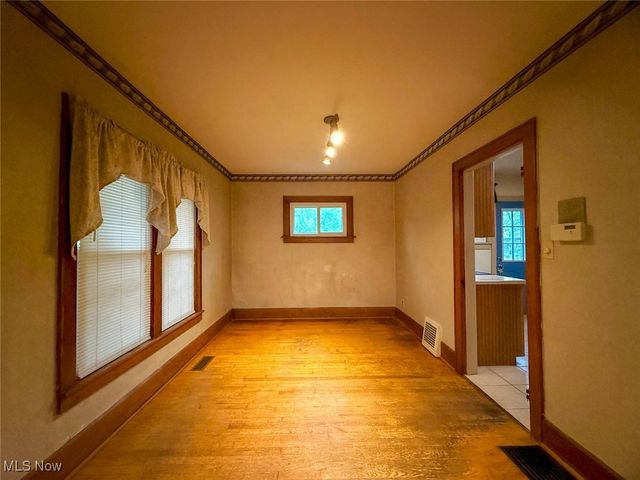 221 N Market Street, Lodi, OH 44254