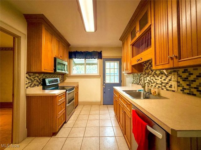 221 N Market Street, Lodi, OH 44254