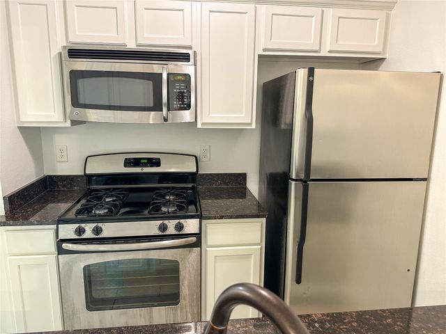 1307 Norwalk LN 102, Austin, TX 78703