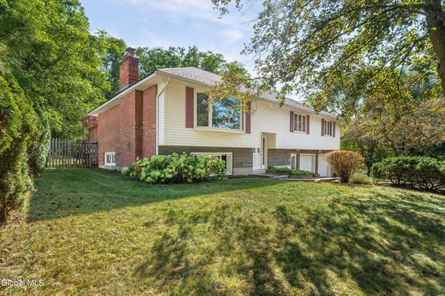 27 Northgate Drive, Guilderland, NY 12203