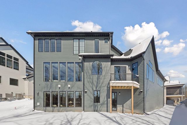 1973 Leaping Deer Circle, Medina, MN 55340