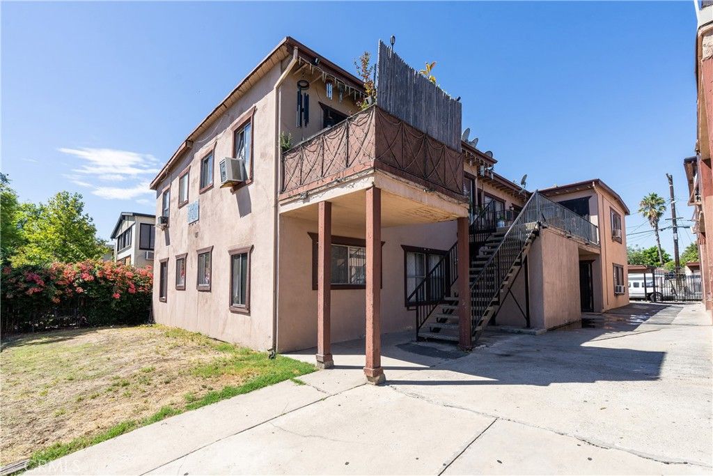 7301 Vineland, Sun Valley, CA 91352 — exterior