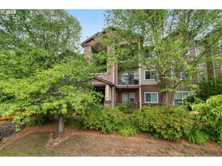 10664 Ne HOLLY St #206, Hillsboro, OR 97006