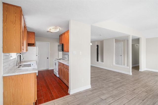 327 Windward Drive, League City, TX 77573