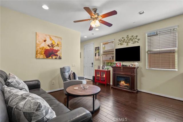 24557 Rosette, Valencia, CA 91354