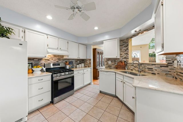 314 CIMARRON Road, Lombard, IL 60148