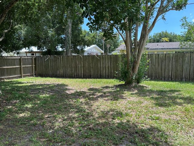 2745 Atlantic Boulevard, Vero Beach, FL 32960
