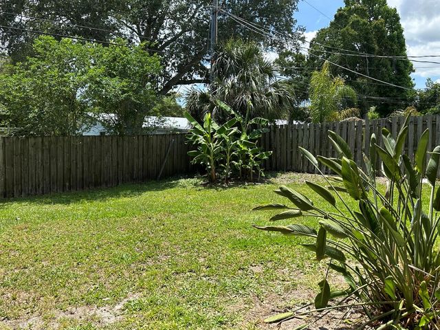 2745 Atlantic Boulevard, Vero Beach, FL 32960