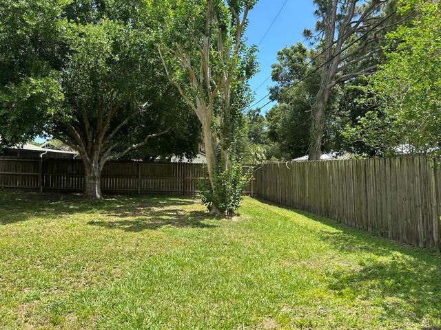 2745 Atlantic Boulevard, Vero Beach, FL 32960