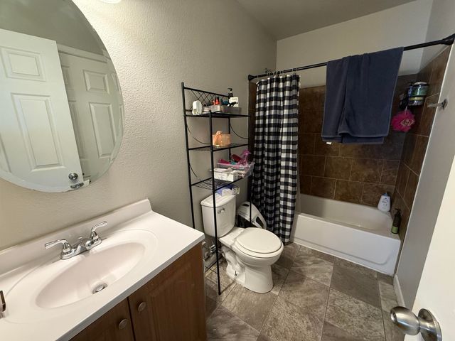 1217 5th, Minot, ND 58703