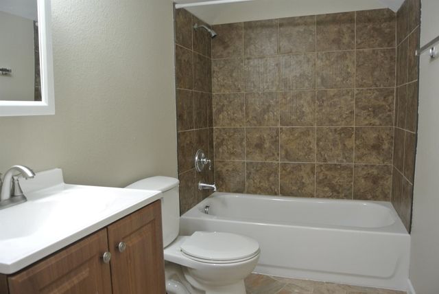 1217 5th, Minot, ND 58703