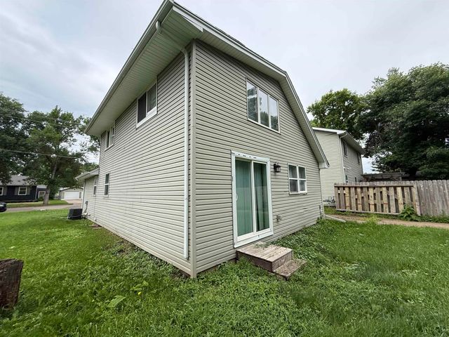 1217 5th, Minot, ND 58703
