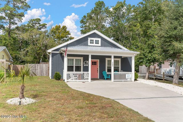 127 NW 20th Street, Oak Island, NC 28465