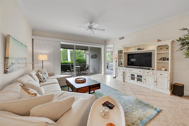 4700 YACHT HARBOR DR 612, Naples, FL 34112