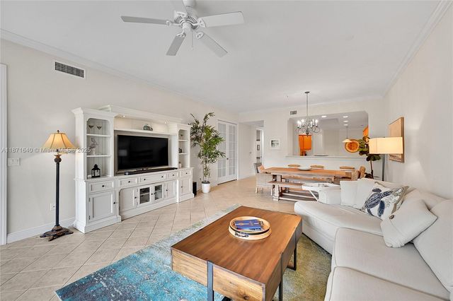 4700 YACHT HARBOR DR 612, Naples, FL 34112