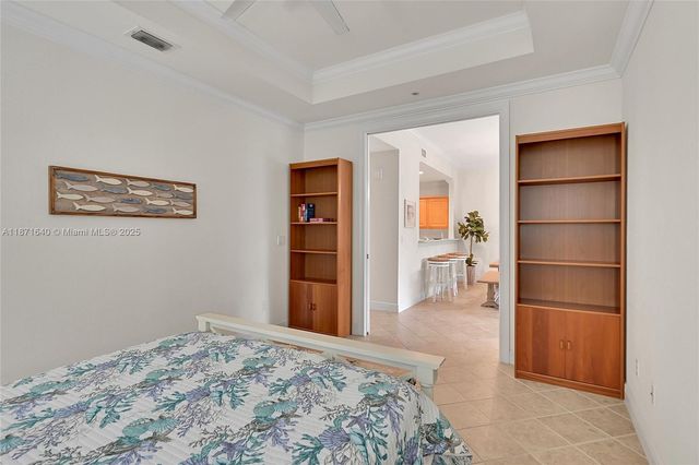 4700 YACHT HARBOR DR 612, Naples, FL 34112