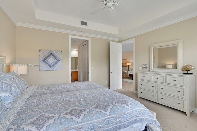 4700 YACHT HARBOR DR 612, Naples, FL 34112