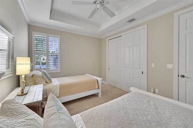 4700 YACHT HARBOR DR 612, Naples, FL 34112