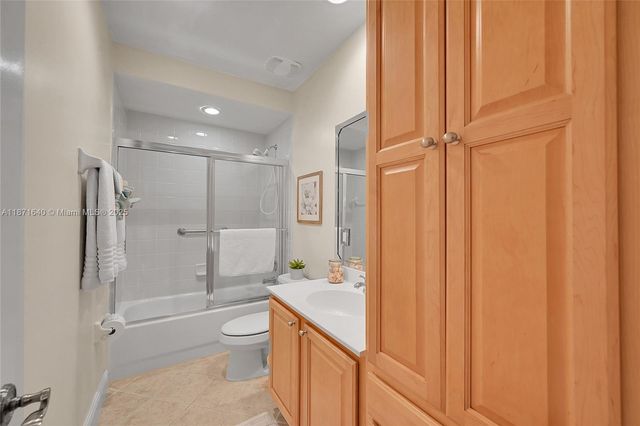 4700 YACHT HARBOR DR 612, Naples, FL 34112