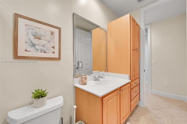 4700 YACHT HARBOR DR 612, Naples, FL 34112