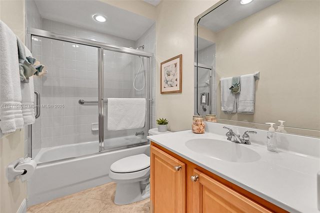 4700 YACHT HARBOR DR 612, Naples, FL 34112