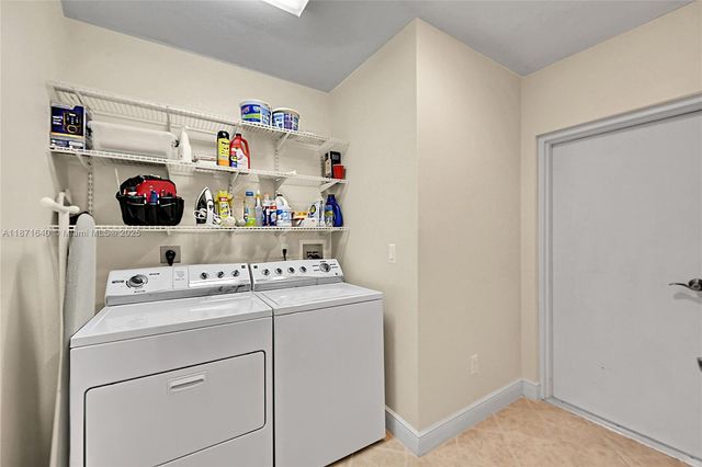 4700 YACHT HARBOR DR 612, Naples, FL 34112