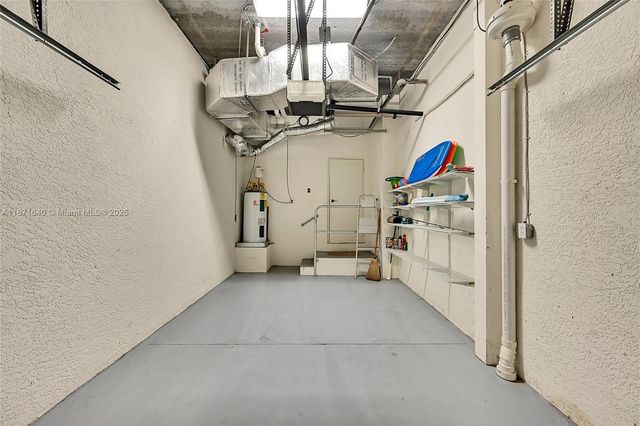 4700 YACHT HARBOR DR 612, Naples, FL 34112