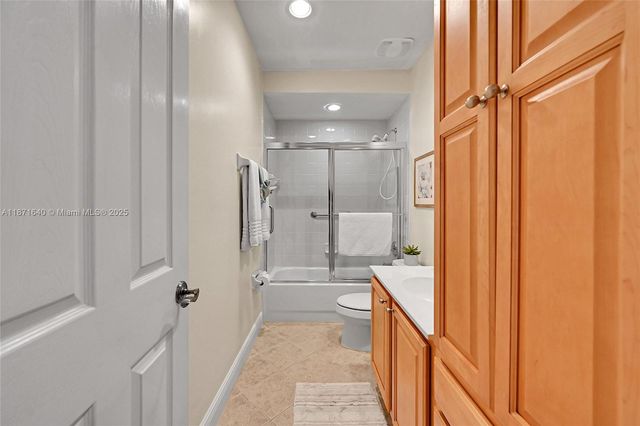 4700 YACHT HARBOR DR 612, Naples, FL 34112