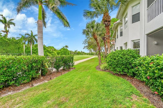 4700 YACHT HARBOR DR 612, Naples, FL 34112