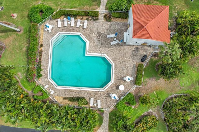 4700 YACHT HARBOR DR 612, Naples, FL 34112