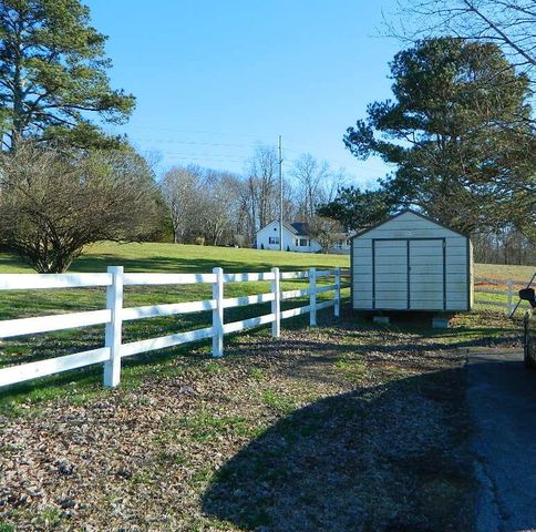 2660 NE Benton Pike NE, Cleveland, TN 37323