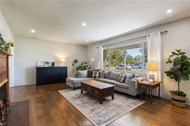 4715 Oakwood Place, Riverside, CA 92506